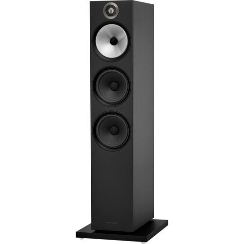 B&W 603 S3 El altavoz más grande de la Serie 600 y es ideal para salas grandes y cines en casa. Potencia de amplificador recomendada 30 W - 200 W en 8 Ω, Tweeter de titanio de doble cúpula, Cono Continuum™ Rango medio FST™ Conos de graves de Flowport™