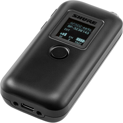 SHURE MXW1X/O Transmisor Bodypack con micrófono omnidireccional integrado, incluye bateria de litio SB906 con autonomía de hasta 17 horas. Compatible con los sistemas Microflex Wireless neXt.