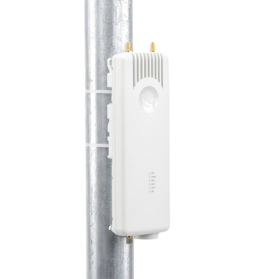 Estación base conectorizada ePMP 3000L de alta potencia con sistema para mitigar interferencia, 4.9-6.1 GHz, hasta 600 Mbps, Sincronización GPS (C050910A121A)