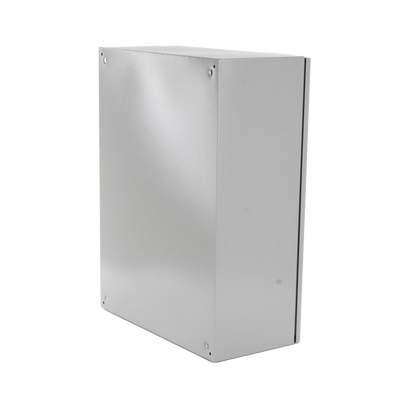 Gabinete Ventilado de Acero IP55 Uso en Exterior (600 x 800 x 300 mm) con Placa Trasera Interior Metálica y Compuerta Inferior Atornillable. Incluye Ventilador, Ventilas, filtros, Chapas y Llave T.