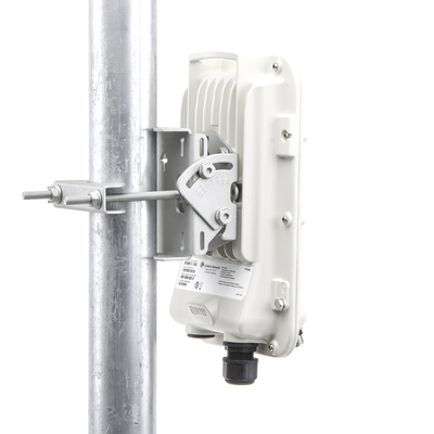 PTP-550 Hasta 1.36 GBps / 4910 - 6200 MHz / 802.11 AC Wave 2 MU-MIMO 4: 4x4 / BackHaul Conectorizado (C050055H014A)