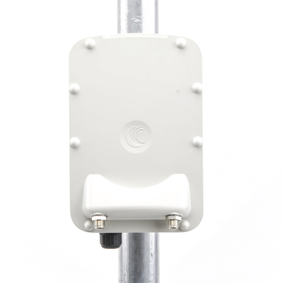 PTP-550 Hasta 1.36 GBps / 4910 - 6200 MHz / 802.11 AC Wave 2 MU-MIMO 4: 4x4 / BackHaul Conectorizado (C050055H014A)