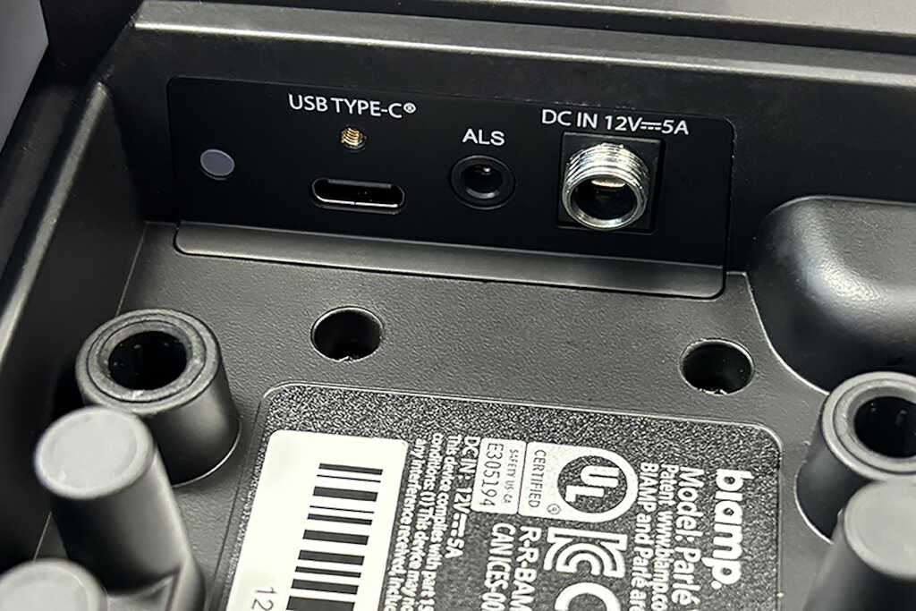 BIAMP Parlé VBC 2500a Conferencing Video Bar All in one Biamp Audio y Video Intelligence, experiencias AV premium salas pequeñas y medianas, tecnología Beamtracking rastrea de forma inteligente las conversaciones, Algoritmo de reducción de ruido con IA