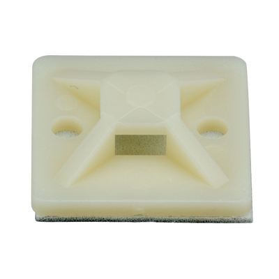 Montaje-Sujetador Adhesivo STRONGHOLD de 4 Vías de 1" x 1" x 1/4", Color Natural, Nylon 6.6 Retardante de Llamas V-2, Paquete de 100pz
