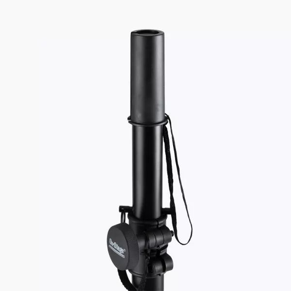 ON STAGE SS7730B Tripie de acero 1 3/8" , El poste y el adaptador para altavoz se pueden adaptar a altavoces con conectores de montaje de 1 3/8" o 1 1/2".  soporta hasta 72.57 kg. Color Negro.