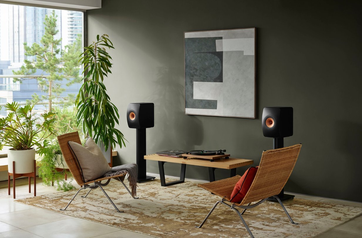 KEF LS50W II Altavoz de estantería, HiFi inalámbricos de 2 vías, Compatibilidad inalámbrica con AirPlay 2, Chromecast y más. Disponible en colores Blanco, Negro, Gris, Rojo. 1 PAR