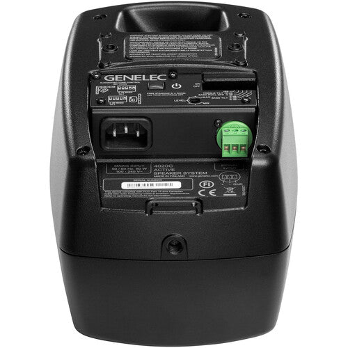 GENELEC 4020CMM Altavoz activo compacto con woofer de 4" y tweeter de ¾", 100W Clase D, respuesta 56 Hz–25 kHz, SPL máx. 100 dB. Entrada Euroblock, compensación de sala, tecnología DCW™ y MDE™, acabado Mystic Black. Ideal para instalaciones exigentes