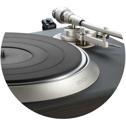 DENON DP-3000NE TORNAMESA Hi-Fi manual de tres velocidades con accionamiento direct, Reproduce discos de vinilo de 33 1/3, 45 y 78 rpm. Brazo de lectura en forma de S con equilibrio estático, Carcasa de aluminio incluida, Cubierta antipolvo extraíble