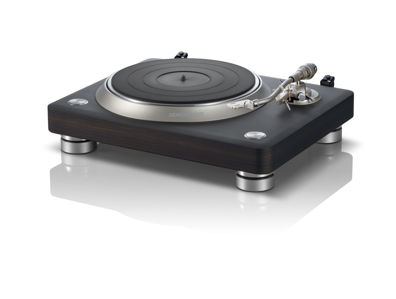 DENON DP-3000NE TORNAMESA Hi-Fi manual de tres velocidades con accionamiento direct, Reproduce discos de vinilo de 33 1/3, 45 y 78 rpm. Brazo de lectura en forma de S con equilibrio estático, Carcasa de aluminio incluida, Cubierta antipolvo extraíble