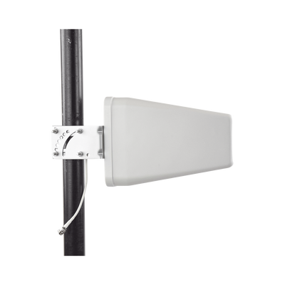 Antena Direccional de Banda Ancha de Alto Desempeño, 698-960 MHz / 1695-2700 MHz, conector N hembra. 50 Ohm de impedancia.