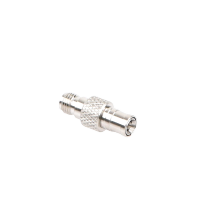 Adaptador en linea de conector SMA Hembra a SMB.