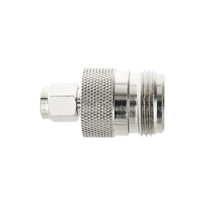 Adaptador en Linea de Conector SMA Macho a N Hembra.