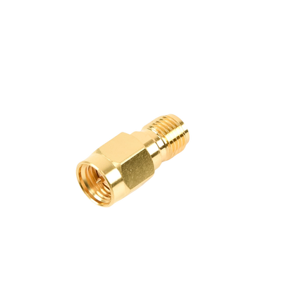 Adaptador en Línea, de Conector SMA Macho a SMA Hembra Inverso, Oro/ Oro/ Teflón.