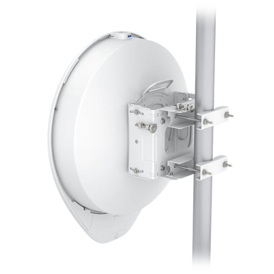 airFiber 60 XG Radio PtP 60 GHz (57–66 GHz) con Radio de Respaldo de 5 GHz, Para una Distancia de Hasta 4 km con Soporte SFP+