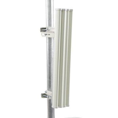 Antena sectorial para radio estaciones base airMAX de 90 grados de cobertura horizontal, 5 GHz (5.15-5.85 GHz) de 20 dBi
