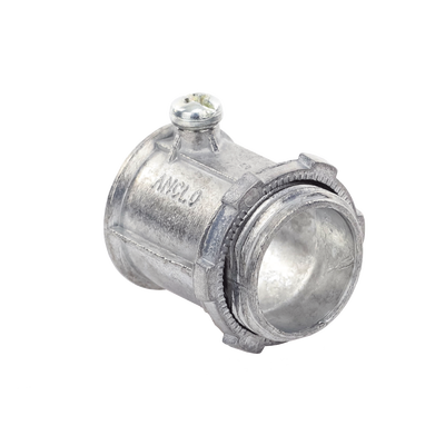 Conector de 3/4" para Tubo Pared Delgada con Tornillos Opresores.