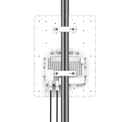 Estación Base ePMP 4500 / Antena Integrada de 17 dBi / 90º de apertura / MU-MIMO / OFDMA 8x8 / Capacidad de Hasta 4 Gbps Agregados / 4910–6135 MHz (Wi-Fi 6) / Sincronización GPS / Hasta 120 Suscriptores / Protección IP67 /