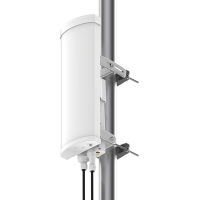 Antena sectorial  de 90 grados, 18 dBi, 5.9-7.1 GHz, MU-MIMO 4x4, incluye kit de montaje para EPMP4600