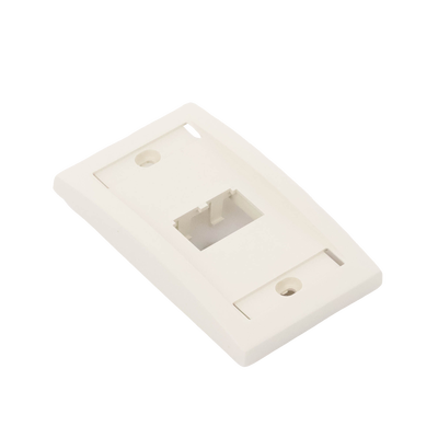 Placa de Pared Vertical Ejecutiva, Salida Para 2 Puertos Mini-Com, Con Espacios Para Etiquetas, Color Blanco Mate