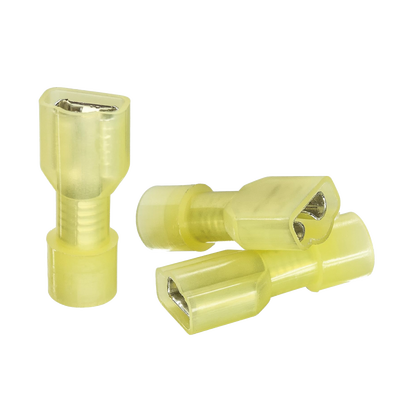 Terminal hembra aislada completa / para cables 12-10 AWG / Para baterías con terminal F1 / Paquete de 25 piezas