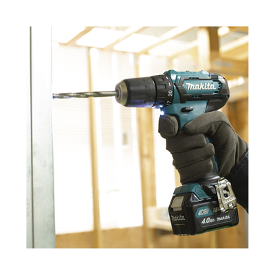 Atornillador broquero cambio rápido 3/8”.  2 baterías 12v de 1.5 amperes y cargador.