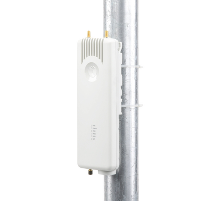 Estación base conectorizada ePMP 3000L de alta potencia con sistema para mitigar interferencia, 4.9-6.1 GHz, hasta 600 Mbps, Sincronización GPS (C050910A121A)