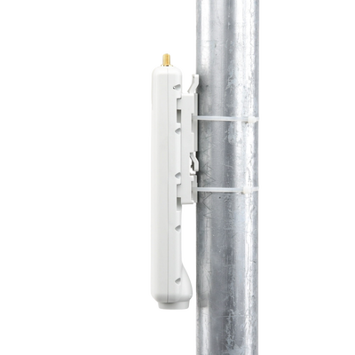 Estación base conectorizada ePMP 3000L de alta potencia con sistema para mitigar interferencia, 4.9-6.1 GHz, hasta 600 Mbps, Sincronización GPS (C050910A121A)