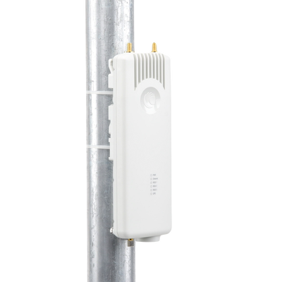 Estación base conectorizada ePMP 3000L de alta potencia con sistema para mitigar interferencia, 4.9-6.1 GHz, hasta 600 Mbps, Sincronización GPS (C050910A121A)