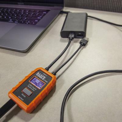 Multímetro digital USB para USB-A y USB-C.