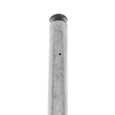 Poste de 1.2 m fabricado en tubo de acero galvanizado con 5 aisladores de paso