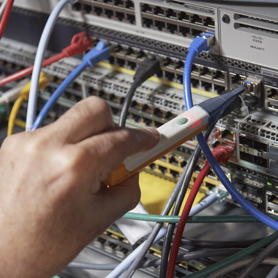 Detector de Fibra Activa y Potencia Óptica FiberLert™, Para Fibras Monomodo y Multimodo en Lambdas de 850 a 1625 nm, Detección sin Contacto, Compatibles con Conectores UPC y APC