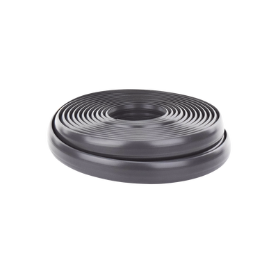 Canaleta flexible negra de PVC auto extinguible, para instalaciones eléctricas en piso ó zóclo  (Rollo de 25mts.) (9300-05040)