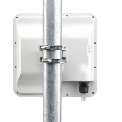 ePMP Force 300-19 para enlaces en zonas con alta interferencia, baja latencia,  4910-5970 MHz, Antena de 19 dBi, Wave 2, hasta 600 Mbps,  (C050900C805A)