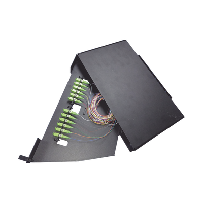 Patch panel de 12 puertos de 1u, incluye pigtails, adapters plates y splice tray