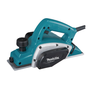 Cepillo de 82 mm (3-1/4IN), 16000 RPM 580W, incluye regla guía y piedra para afilar.