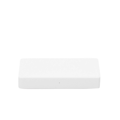 Switch NO Administrable / Para escritorio / 8 puertos 10/100 Mbps / Diseño Compacto / Plug and Play