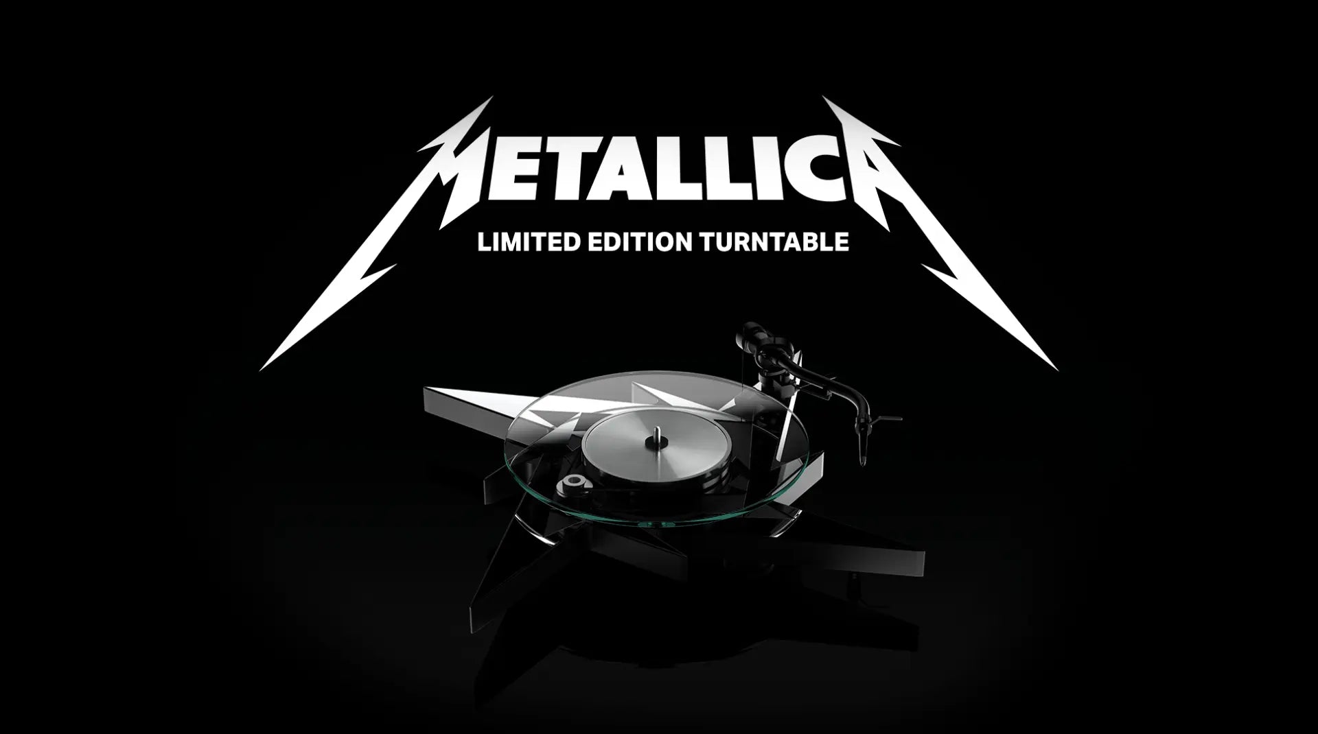 Tornamesa Pro-Ject Metallica Limited Edition con diseño de estrella ninja en metal espejado, plato de vidrio pesado y brazo en S de aluminio.