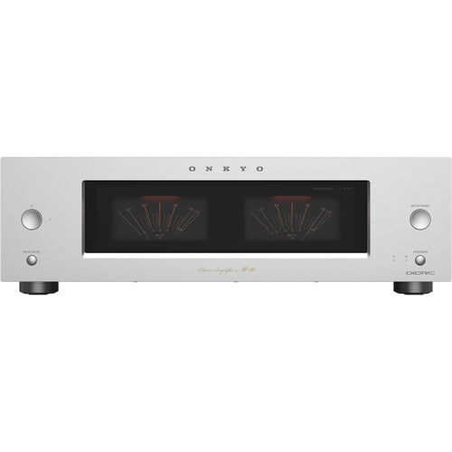 Amplificador de potencia estéreo Onkyo M-80 frontal color plata con vúmetros analógicos encendidos.