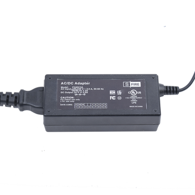 Adaptador de pared de 24 Vcc Regulado @ 3A / UL / Voltaje de Entrada de 100-240 Vca
