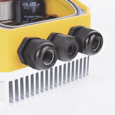 Controlador Universal  Solar  para Bombas CA, de 0.75HP - 1.0HP monofásica y hasta 1.5HP en trifásica