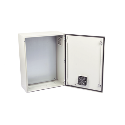 Gabinete Ventilado de Acero IP55 Uso en Exterior (600 x 800 x 300 mm) con Placa Trasera Interior Metálica y Compuerta Inferior Atornillable. Incluye Ventilador, Ventilas, filtros, Chapas y Llave T.
