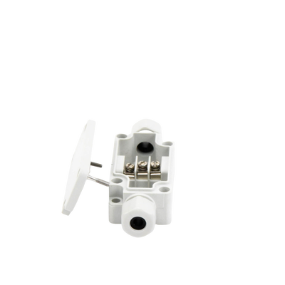 Caja de Conexión Exterior con Terminales Intermedias para 3 Líneas (Tornillo simple). Incluye Glándulas.
