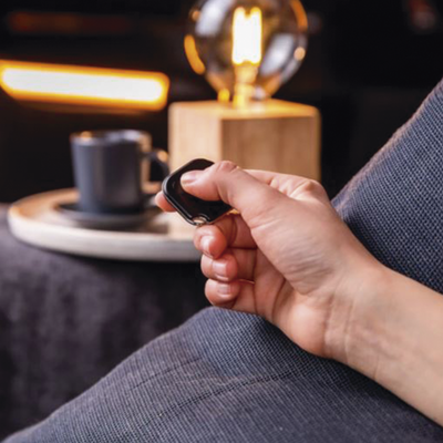 Botón Bluetooth Inalámbrico color Negro, programe escenas de Shelly y ejecútelas con uno o varios clic