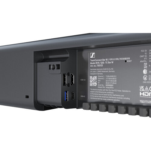 Panel de conexiones de la Sennheiser TC Bar M con doble salida HDMI, USB-C, y puertos de red.