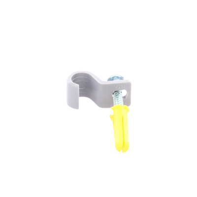 Kit de 12 grapas, 12 taquetes y 12 tornillos para sujetar conductores redondos o tubo en muro (2103-07240)