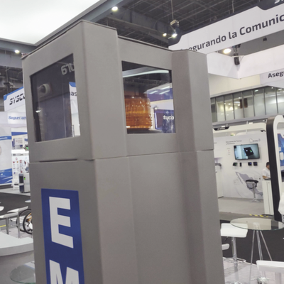 Gabinete tipo Torre para Sistema de Alerta  Mediante Equipo Fanvil I12-N-01P y estrobo (No incluidos).