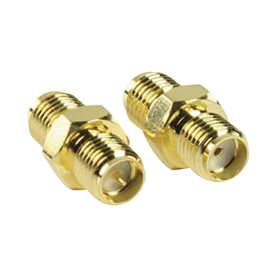 Adaptador en Línea de Conector SMA Hembra Inverso a SMA Hembra, Oro/ Oro/ Teflón.
