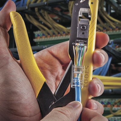 Ponchadora/Pelacables/Cortacables con Matraca para Conectores Pass-Thru RJ45