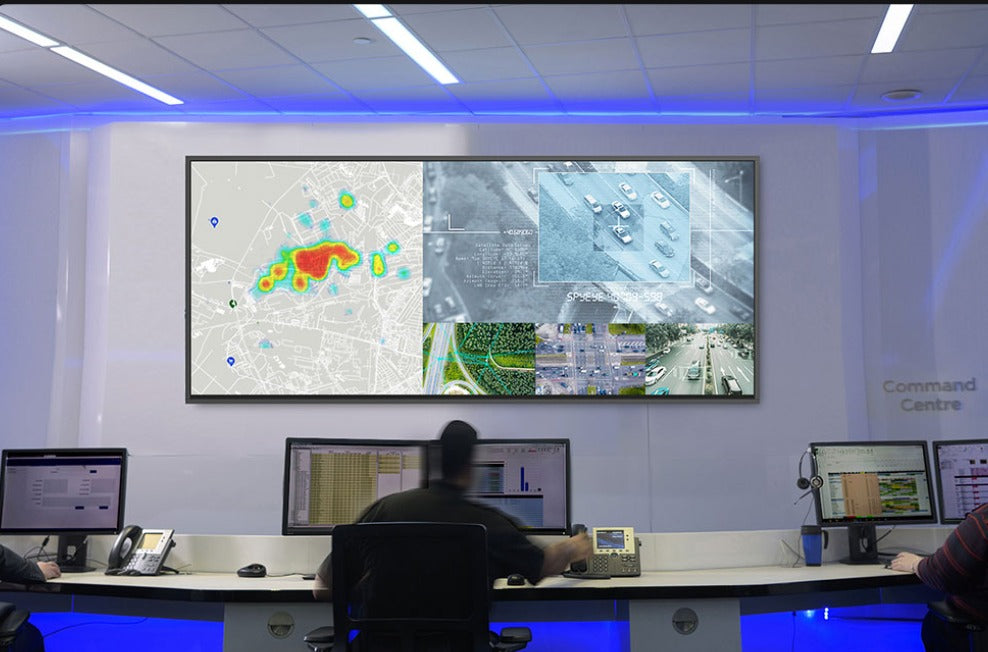 MAXHUB UW92NA Pantalla 92″ 5K ULTRA WIDE (5120x2160),y modo 24/7. Ideal para señalización digital, salas de control y reuniones inmersivas. Compatible con OPS y BYOM.24/7, y SO Android.