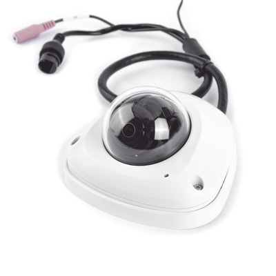 Cámara IP Mini Domo Antivandálica 2MP / Lente 2.4mm / WDR 150db / IP66 / H.265 & WiseStream II